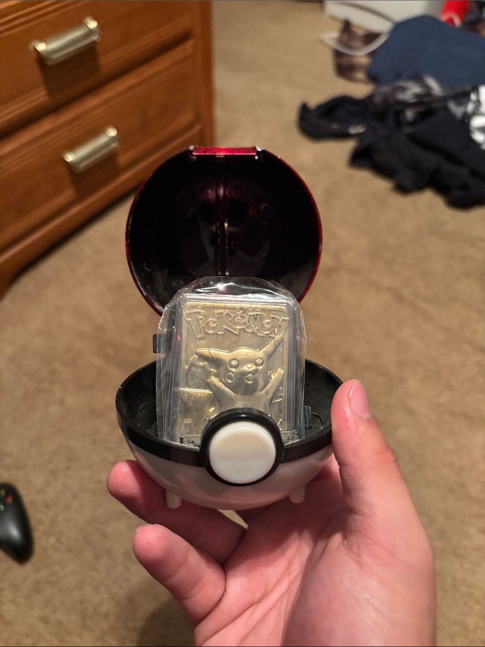 Pokémon Poké Ball Case with Pikachu and Charizard Gold Card